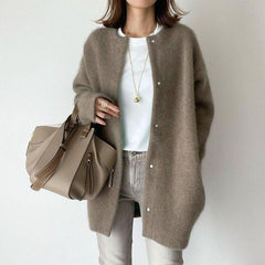 ™Lang myk cardigan med trykknapper – Minimalistisk & stilig