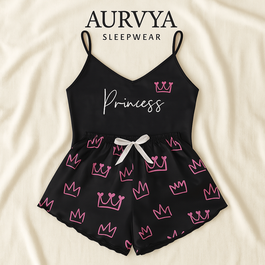 ™Svart satinpyjamas “Princess” med rosa 
