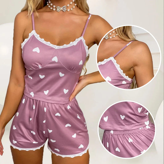 ™Lila satinpyjamaset med hjärtan och spets