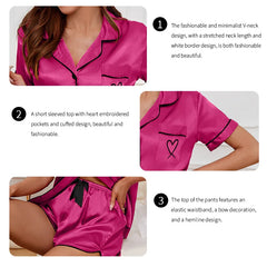 ™Satinknäppt pyjamas “Sweet Heart” – Fuchsia med svarta detaljer 