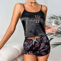 ™Svart satinpyjamas “Princess” med rosa 