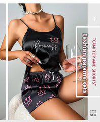 ™Svart satinpyjamas “Princess” med rosa 