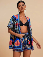 ™Exotiskt sommarset – Mönstrad skjorta och shorts i satin-look