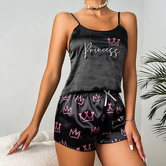 ™Svart satinpyjamas “Princess” med rosa 