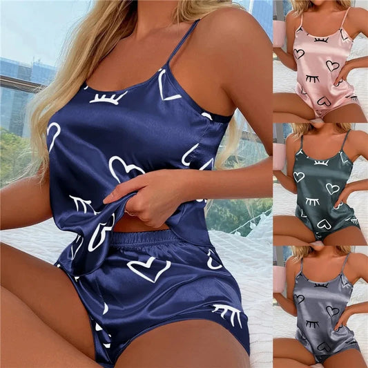 ™Satinpyjamas “Dream Eyes” – Mörkblå med ögon och hjärtan