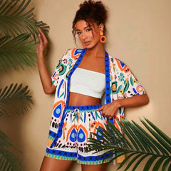 ™Exotiskt sommarset – Mönstrad skjorta och shorts i satin-look