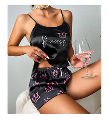 ™Svart satinpyjamas “Princess” med rosa 