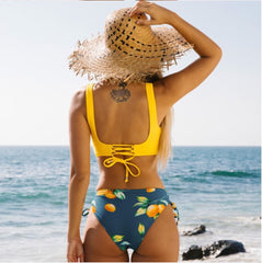 ™ Gul bikini med citronmotiv